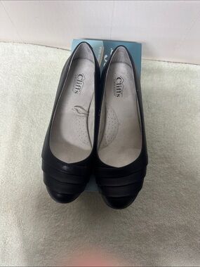 Cliffs by WHITE MOUNTAIN Black Women’s Layered Toe Ballet Flats